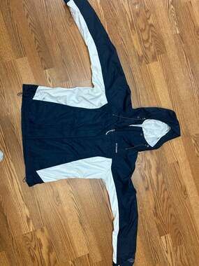 womens columbia rain jacket Size xl